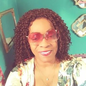 Meet your Posher, Latanya